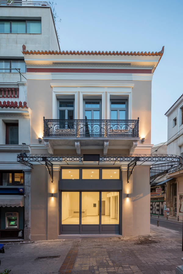 Restoration of a neoclassical building in the center of Athens, Giorgos Tziviloglou, Nikolas Chatzistamoulos