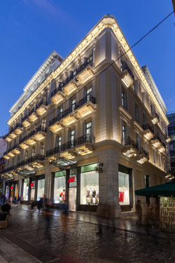 H&M Flagship Store