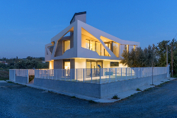 Paradox house, Paiania, Klab Architecture