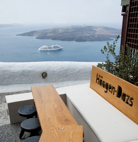 Haagen Dazs in Santorini, Stamos Hondrodimos Interior Design Laboratorium