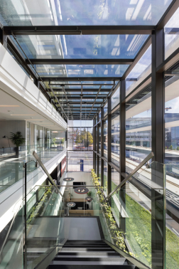 Επανασχεδιασμός κτιρίου γραφείων και Miele Experience Center, PARTHENIOS architects + associates