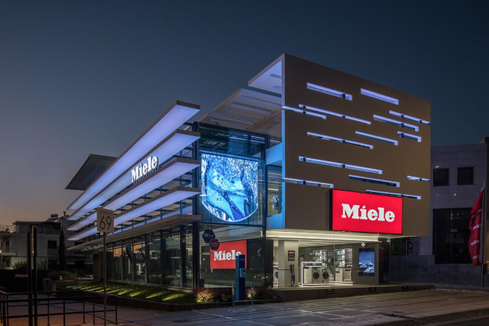 Επανασχεδιασμός κτιρίου γραφείων και Miele Experience Center, PARTHENIOS architects + associates